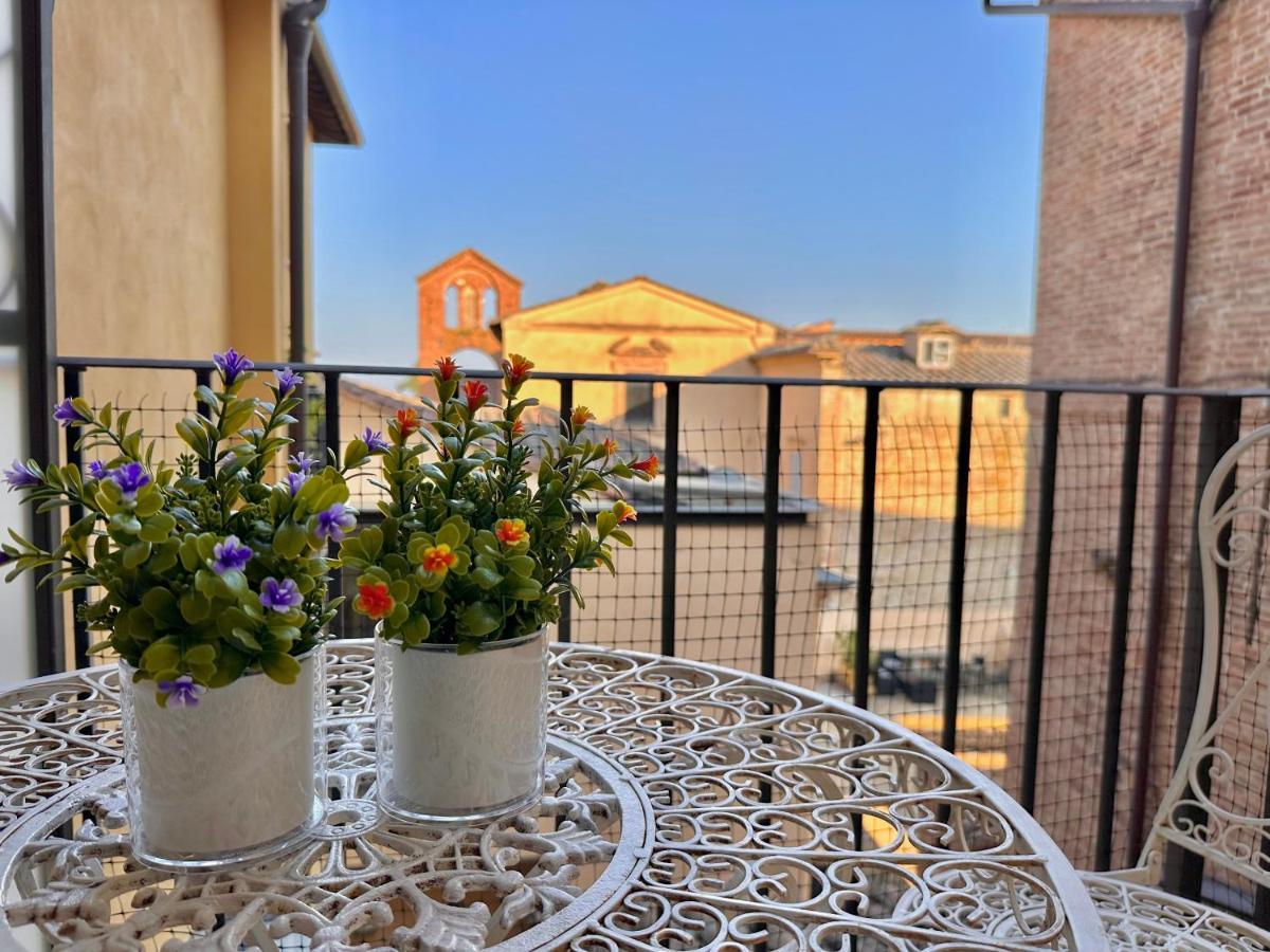 Sisters' Home - Appartamento Nel Centro Storico Con Terrazzo, Aria Condizionata E Vasca Da Bagno Siena Eksteriør bilde