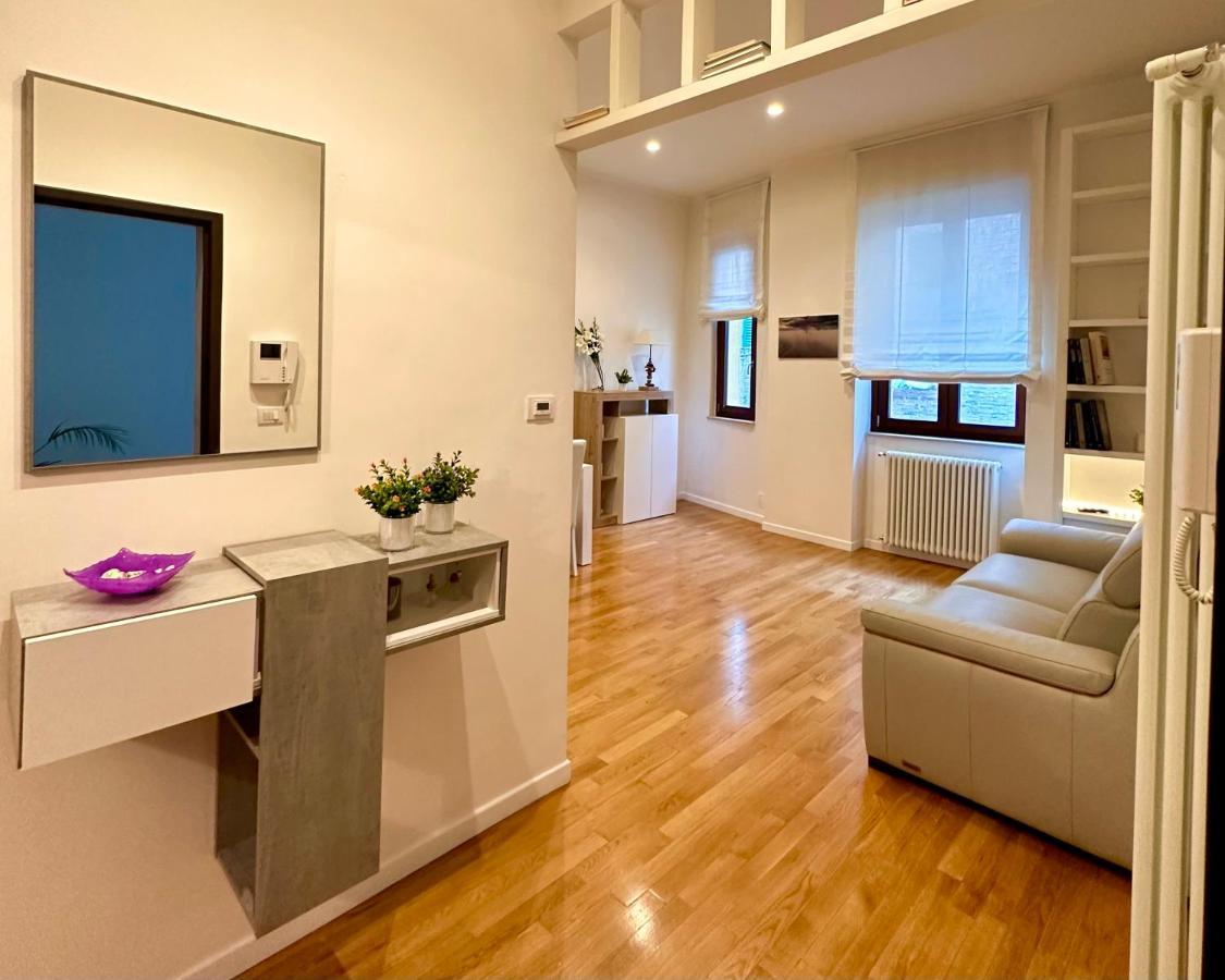 Sisters' Home - Appartamento Nel Centro Storico Con Terrazzo, Aria Condizionata E Vasca Da Bagno Siena Eksteriør bilde